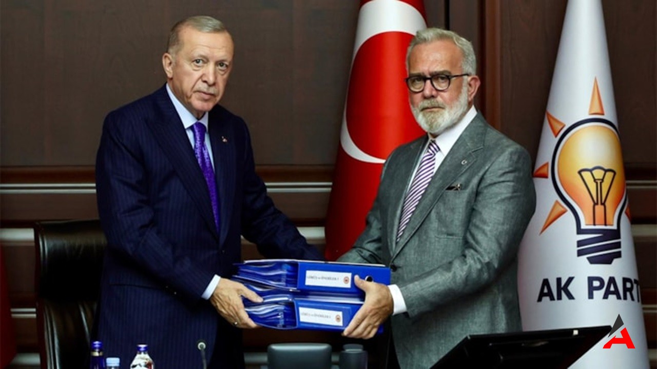 AKP Grup Başkanvekili Bahadır Yenişehirlioğlu, Sokak Köpekleri Sorunu İçin Rapor Sundu