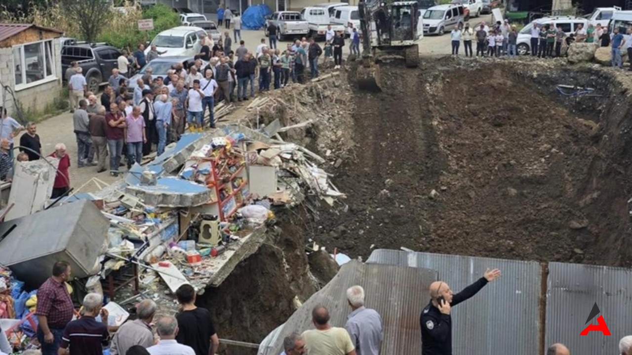 Artvin’de İnşaat Nedeniyle Çöken Bina, 91 Yaşındaki Ziya Tatar’ın Üzerine Yıkıldı