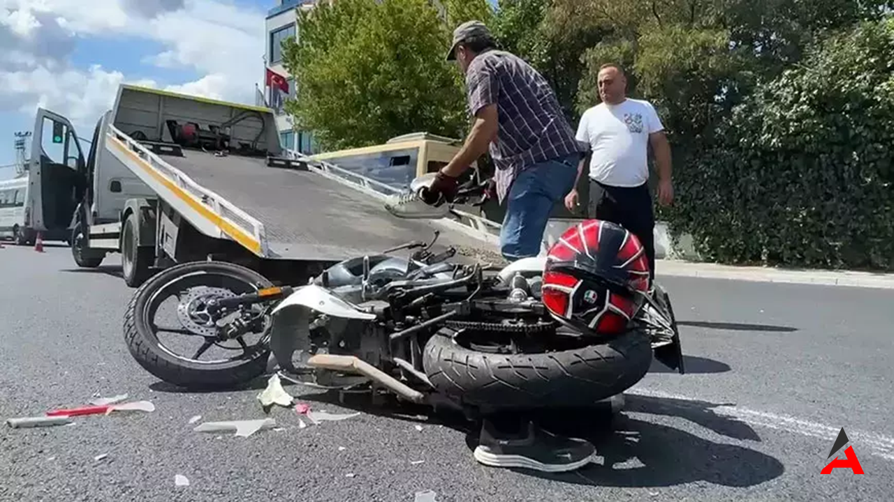 Avcılar’da Kırmızı Işıktaki Felaket: Baba ve Oğul Motosiklet Kazasında Hayatını Kaybetti!