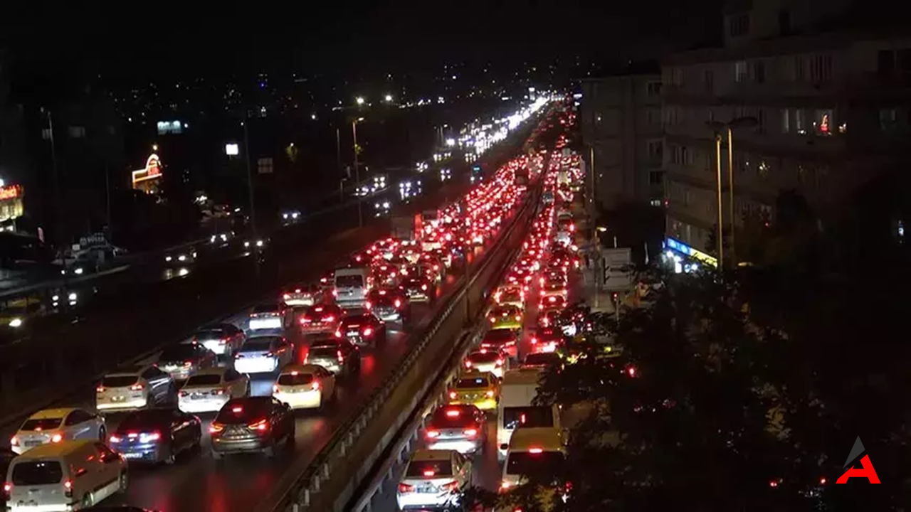 Avcılar’da Zincirleme Trafik Kazası: Bir Yaralı ve Yoğun Trafik