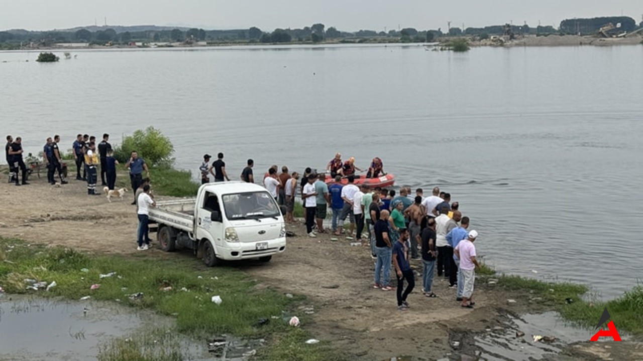 Edirne’de Meriç Nehri’nde Kaybolan 2 Gencin Cesedine Ulaşıldı