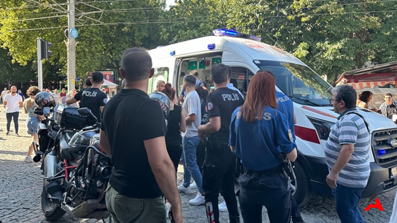İzmit’te Dehşet: Bıçaklı Saldırgan 4 Kişiyi Yaraladı!