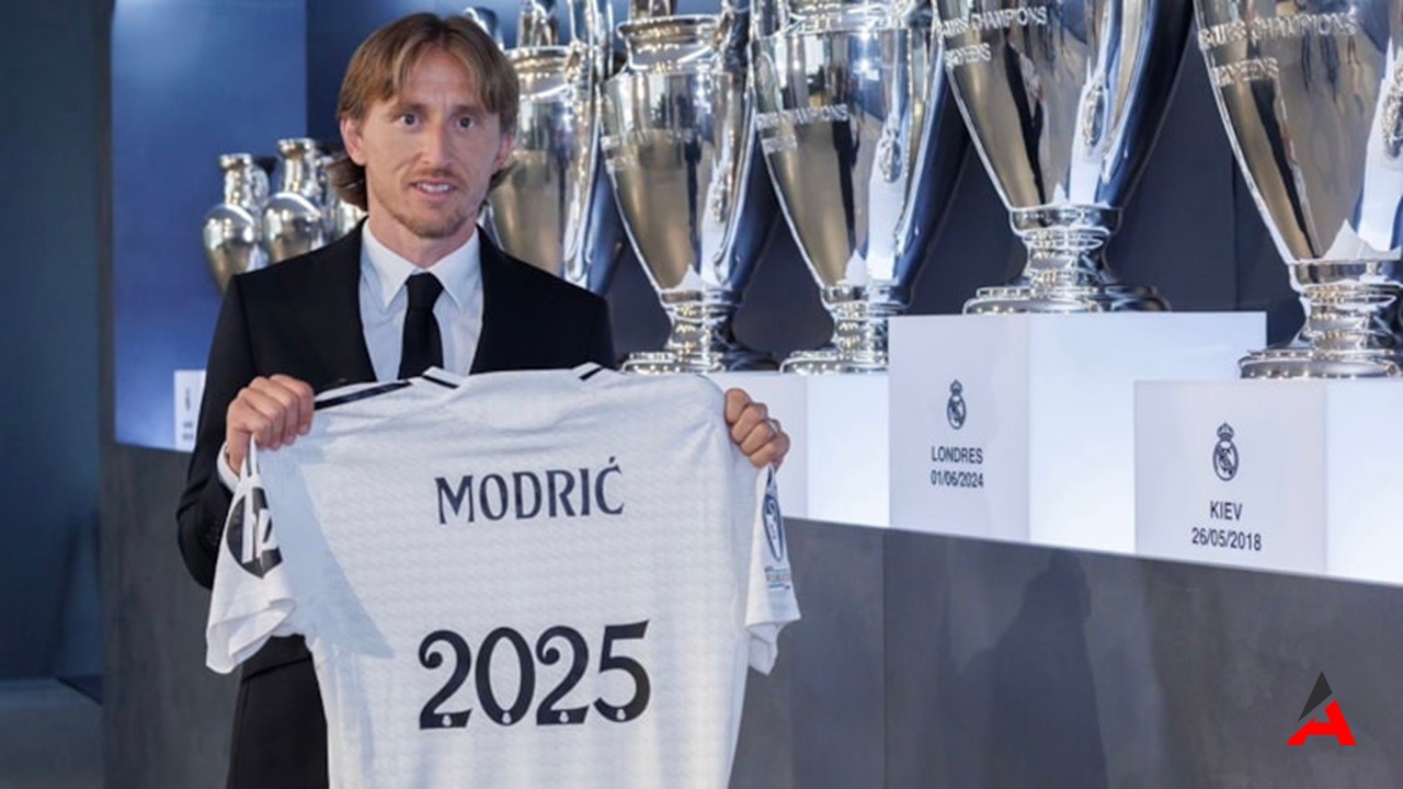Luka Modric, Real Madrid ile 1 Yıl Daha Anlaştı