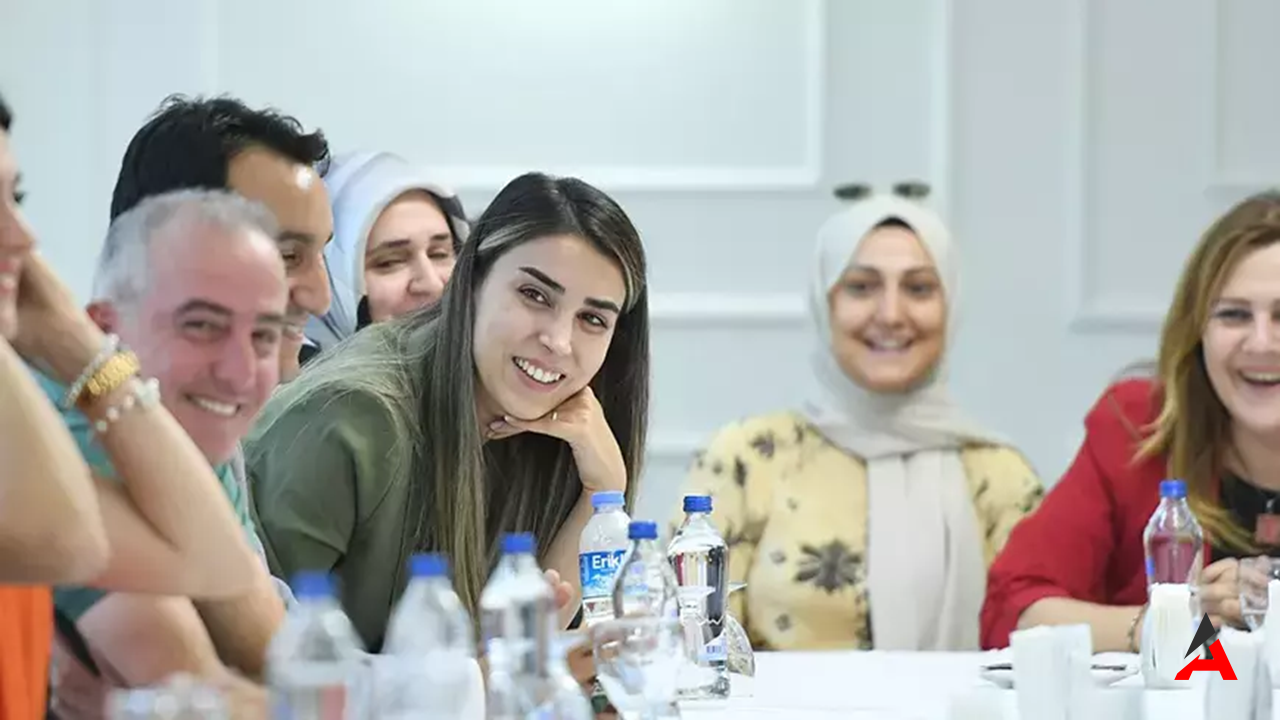 MEB’den Sözleşmeli Öğretmenlere Müjde: Aile Birliği İçin Yer Değiştirme Fırsatı!