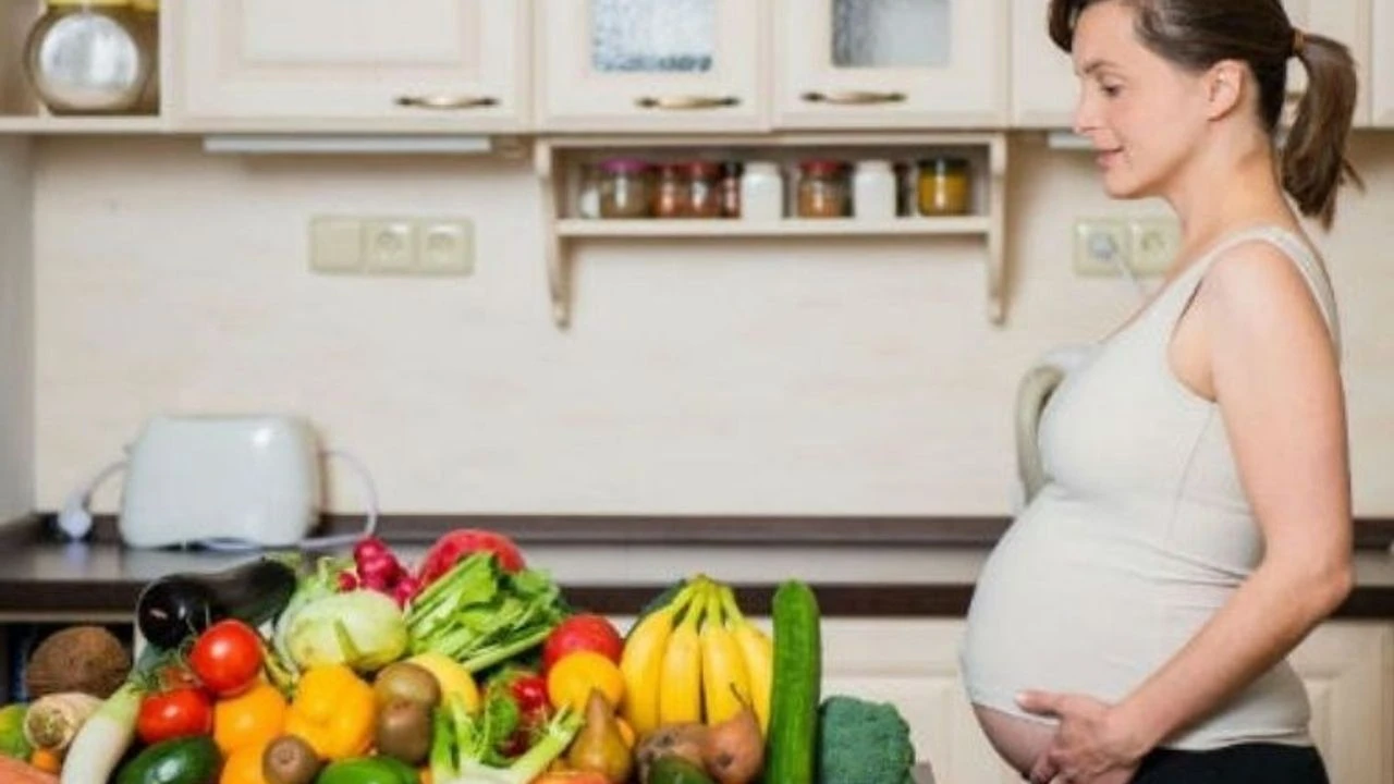 Hamilelikte Kaçınılması Gereken Gıdalar: Güvenli Beslenme Önerileri