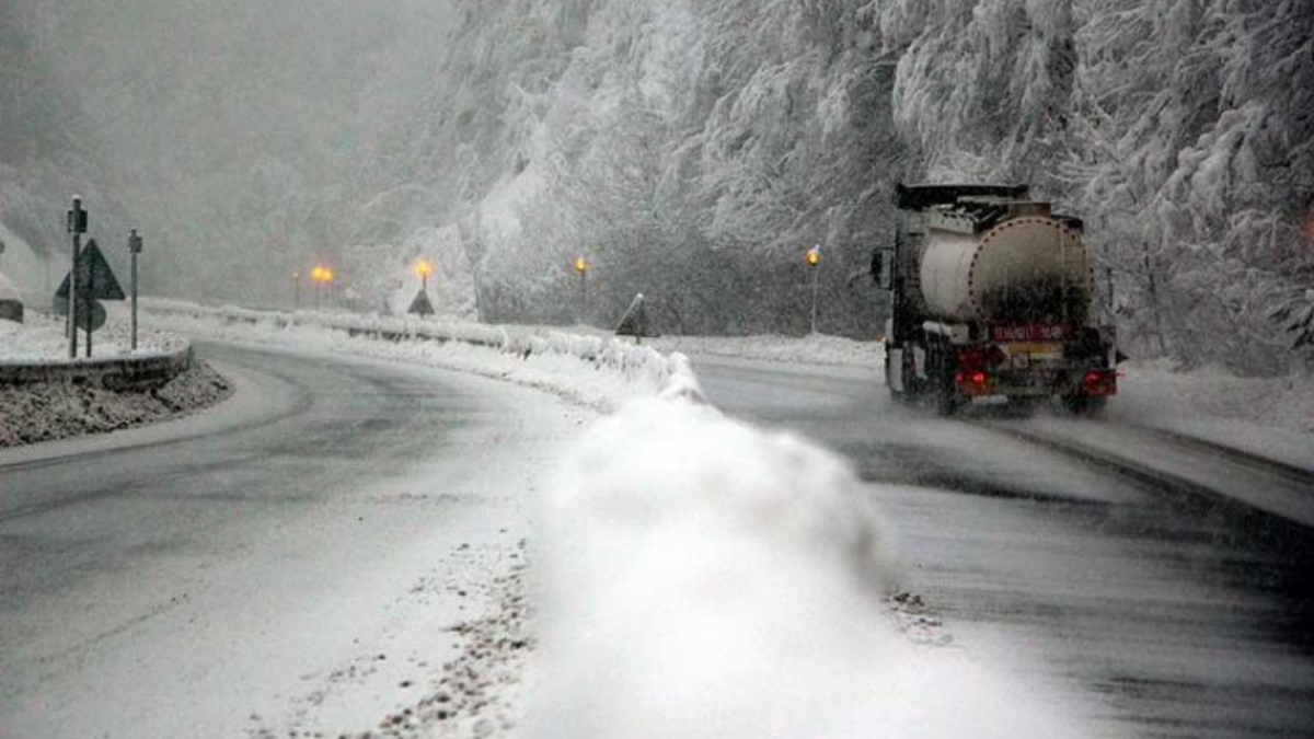 Bolu-Düzce Yollarında Kar Yağışı Etkili Oluyor! Nasıl Önlemler Alınmalı?