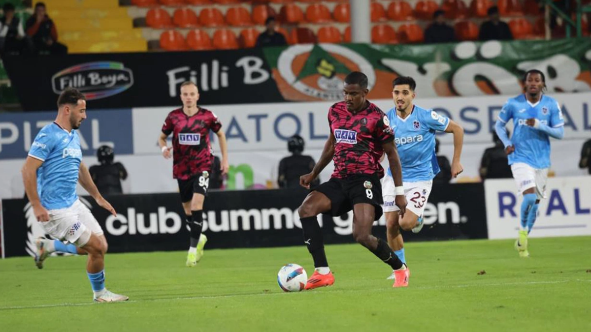Trabzon’a Alanya’da Şok! Alanyaspor’dan Kritik Galibiyet Geldi! 2-1