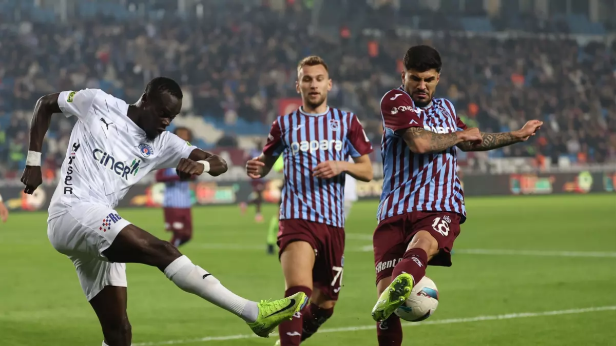 Trabzon’da Puanlar Paylaşıldı! Trabzonspor Evinde Kasımpaşa’ya Puan Kaybetti! 2-2