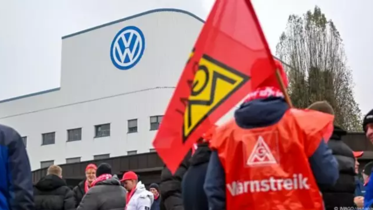 Alman Devinde Grev! Neden Tepkiler Var?