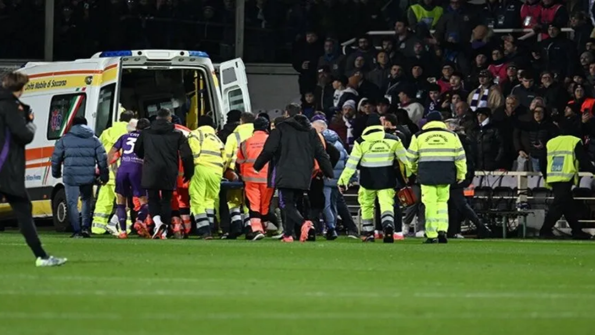 Maç Sırasında Yere Yığıldı!  Futbolcular Göz Yaşlarına Hâkim Olamadı! Son Durum Ne?