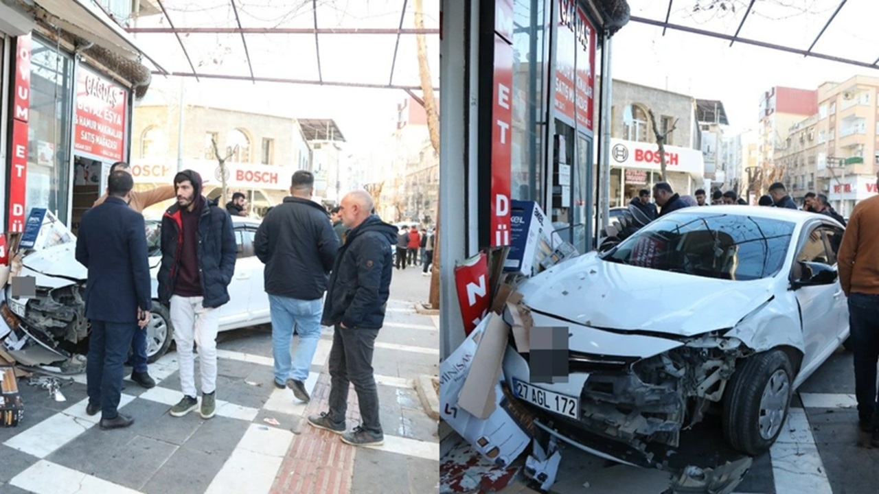 Otomobil Kaldırıma Daldı: Baba ve 6 Yaşındaki Oğlu Yaralı!